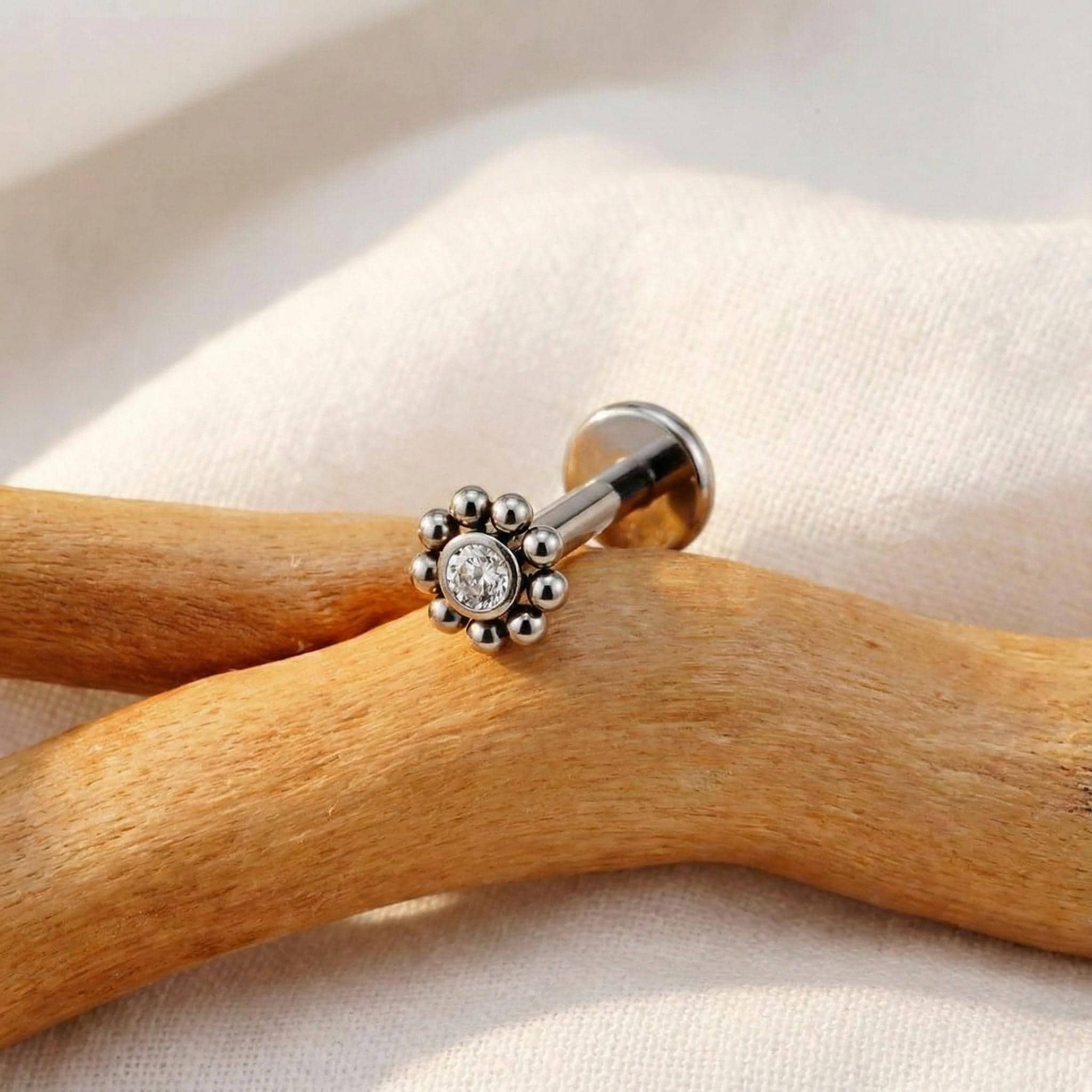 16G Tiny Flower Push Pin Labret • Threadless Flat Back Earring • Tragus Stud • Flat Back Stud • Helix Stud • Cartilage • Nose Stud
