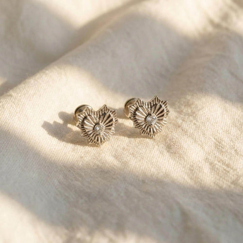 16G Titanium "Bad Romance" Heart Stud, CZ Flat Back Labret, Helix Tragus Conch Cartilage Earring, Hypoallergenic Body Piercing