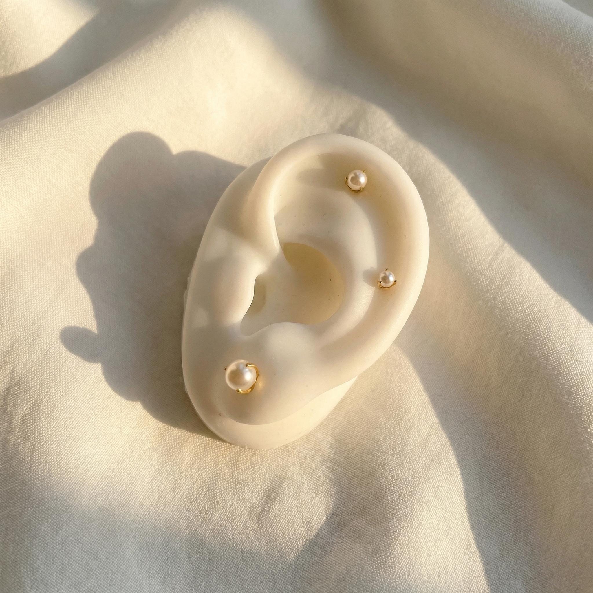 Titanium Pearl Threadless Push Pin Labret, 4mm 5mm 6mm Pearl Flat Back Earring, Cartilage Stud Earring, Pearl Conch Tragus Helix Nose Stud