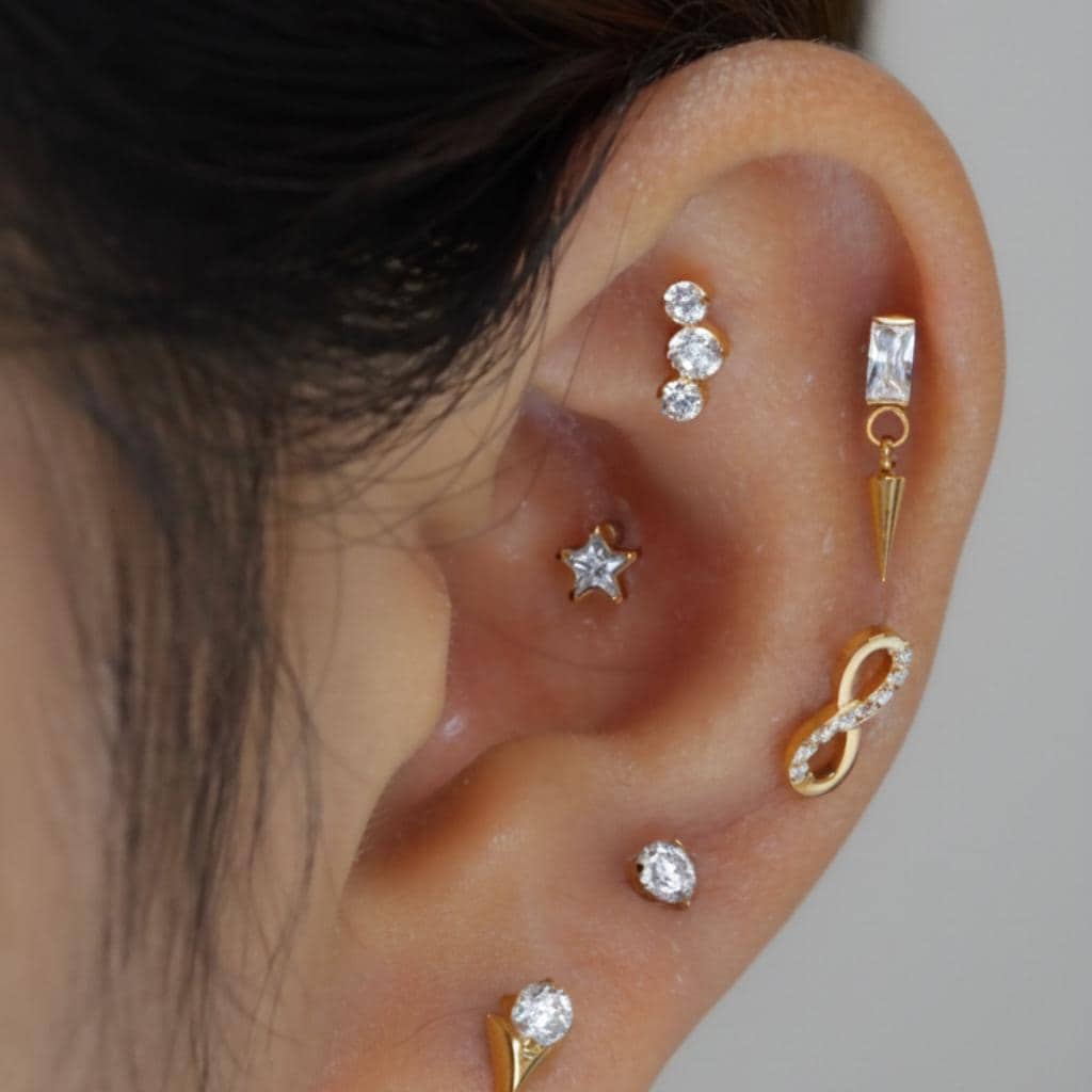 Titanium Trinity Cluster Labret, 16G Triple CZ Stud, Flat Back Earring, Helix Tragus Conch Medusa, Hypoallergenic