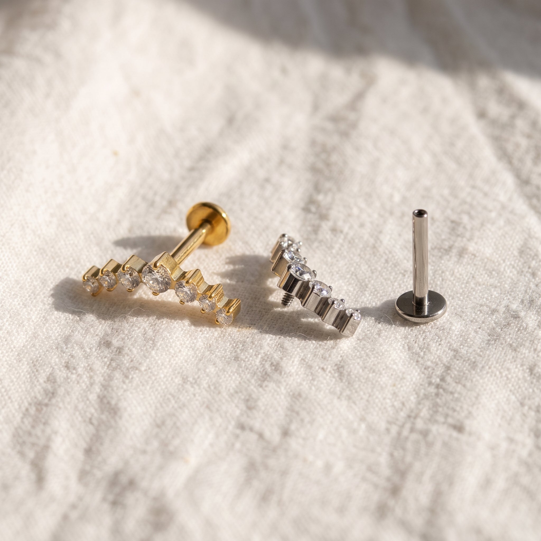 CZ Curved Bar Flat Back Stud – Titanium Helix & Tragus Earring