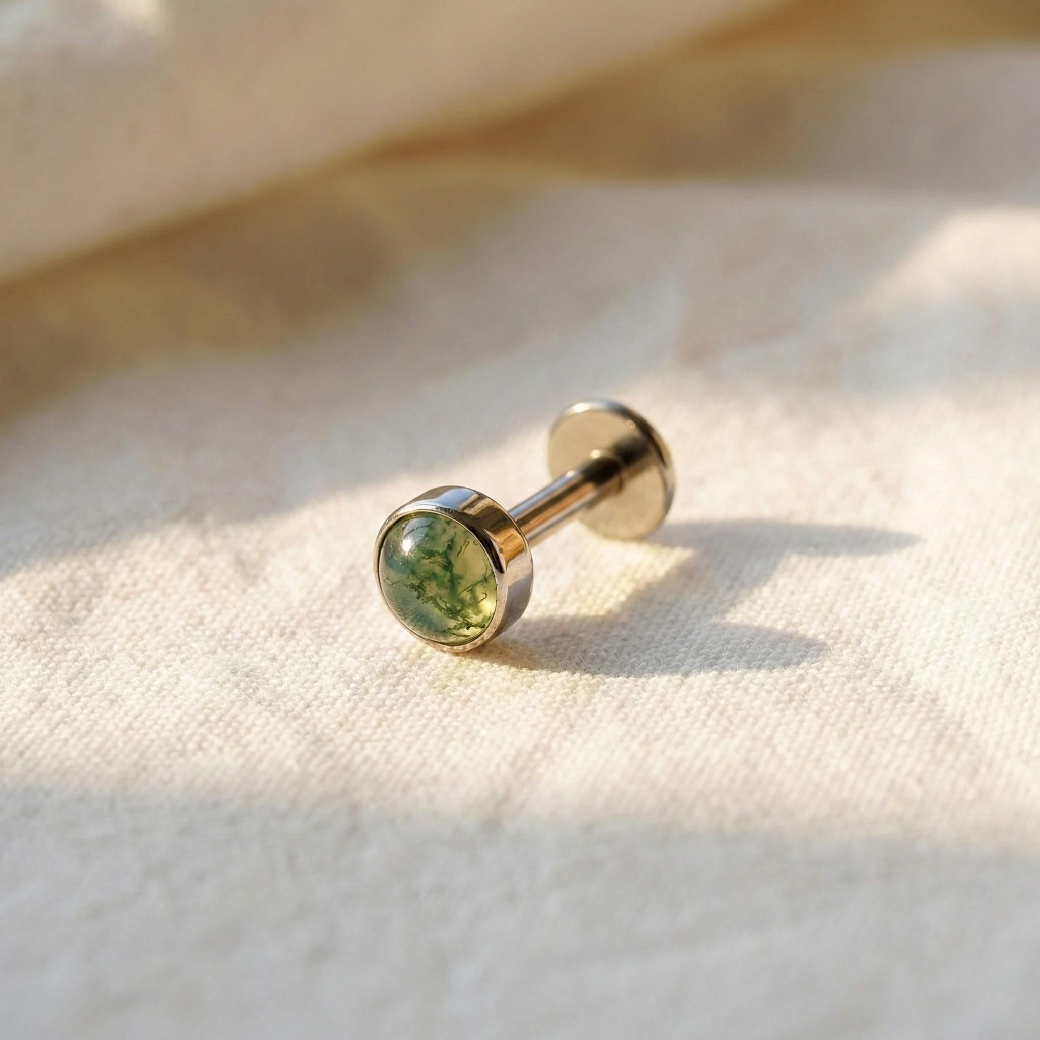 Natural Moss Agate Titanium Stud, 16G Flat Back Labret, Green Gemstone Helix Conch Tragus Monroe Ring, Hypoallergenic Cartilage Piercing