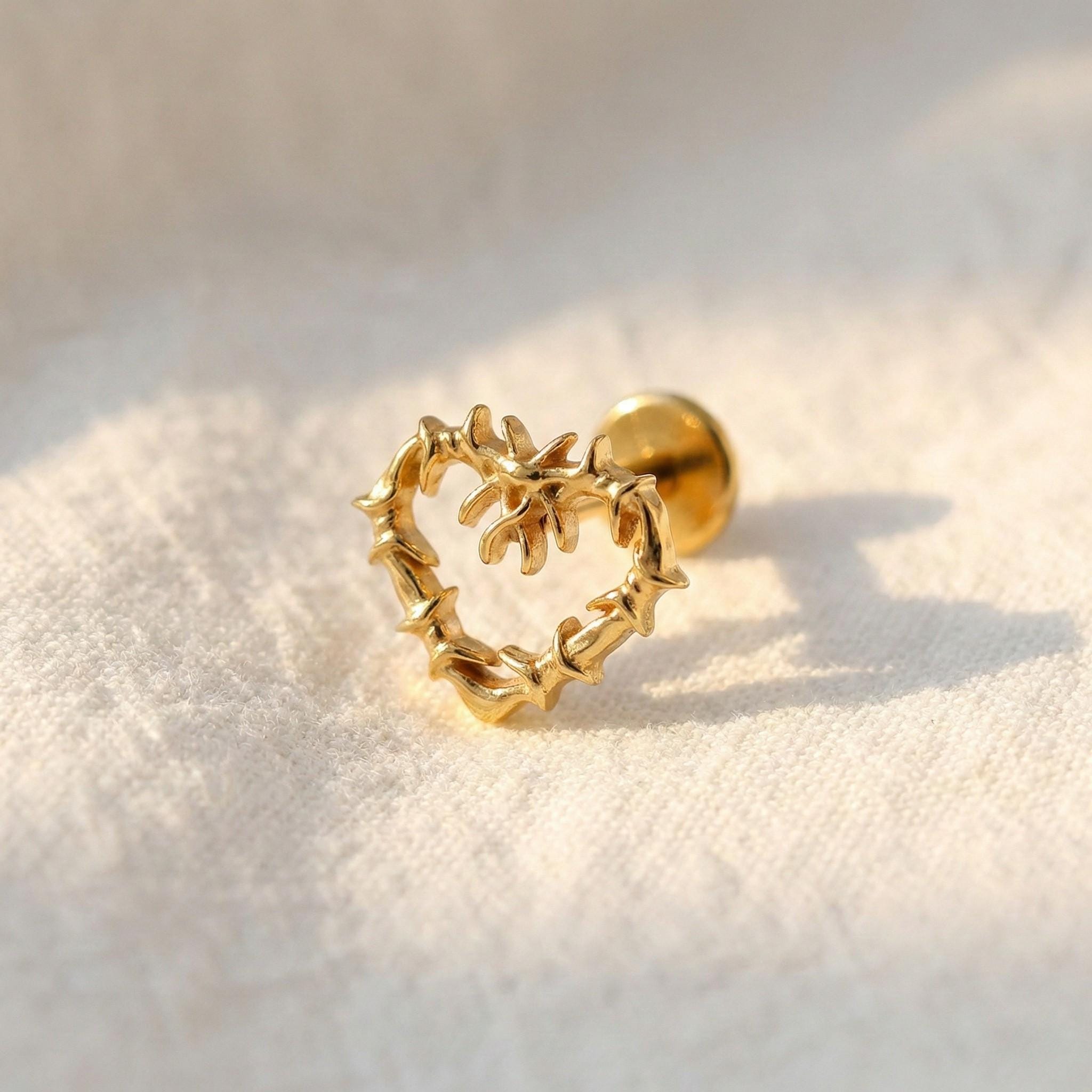 16G Titanium Hollow Heart Flat Back Stud • Gothic Cartilage, Helix & Tragus Earring – Dainty Labret Piercing Jewelry