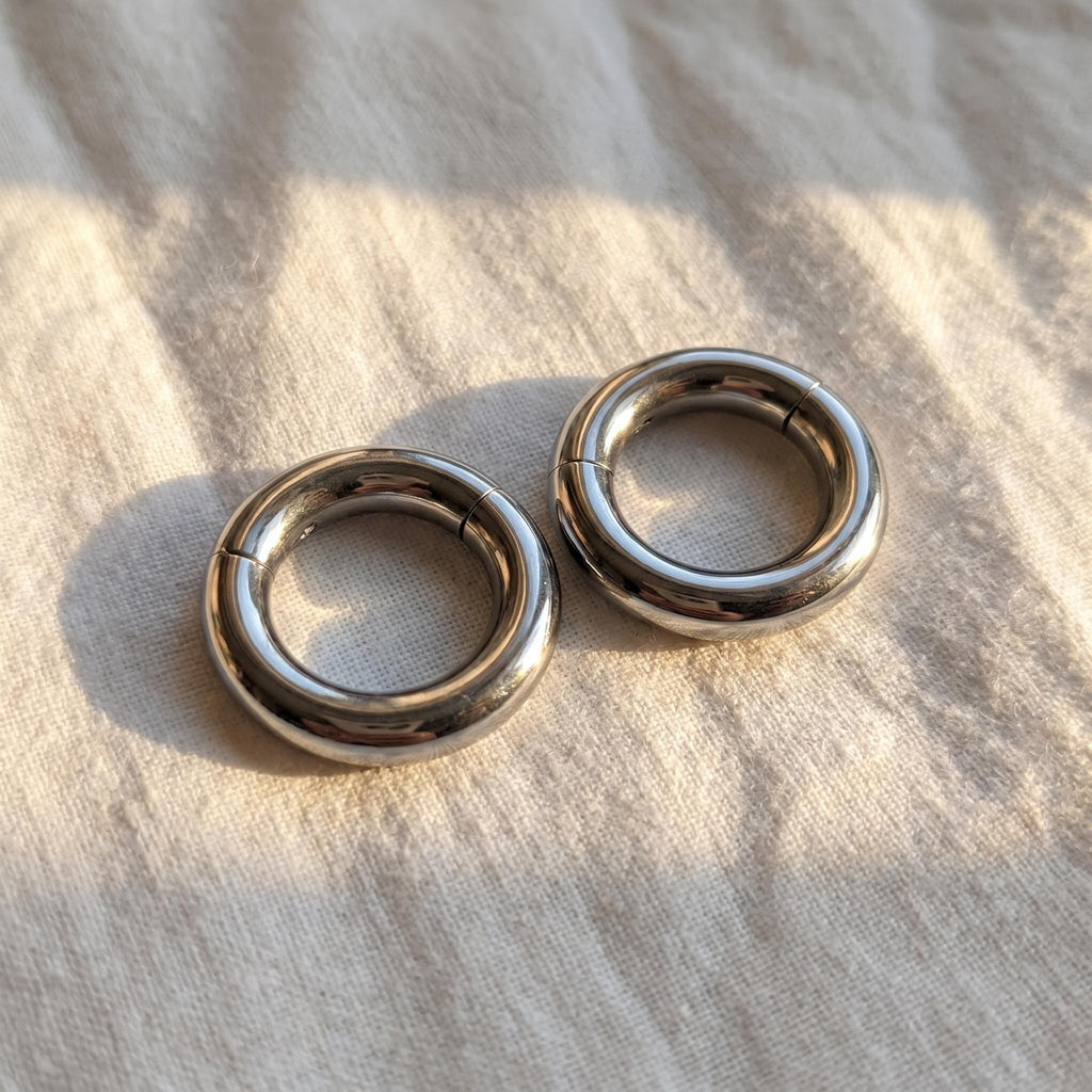 Large Gauge Titanium Hinged Segment Ring – 6G 8G 10G Septum Hoop