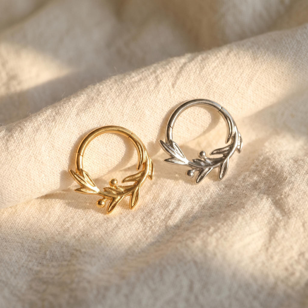 16G ASTM F136 Titanium Septum Ring, Basic Hinged Clicker Hoop, Daith Cartilage Earring, Minimalist Nose Piercing, Implant Grade