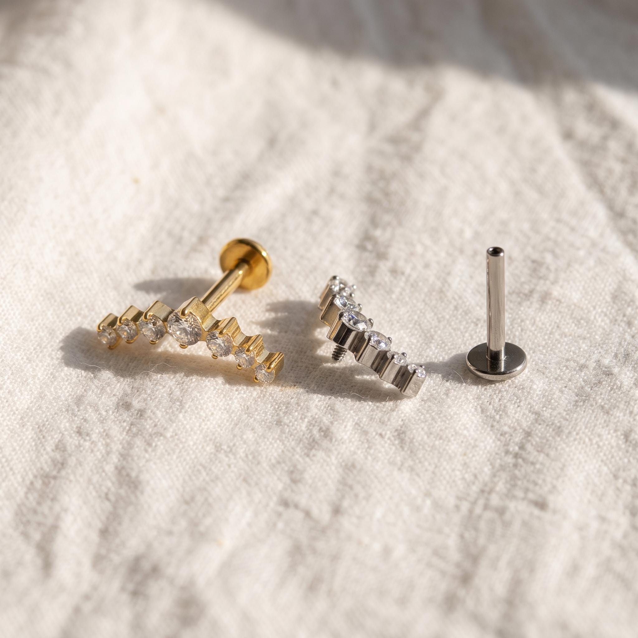 CZ Curved Bar Flat Back Stud – Titanium Helix & Tragus Earring