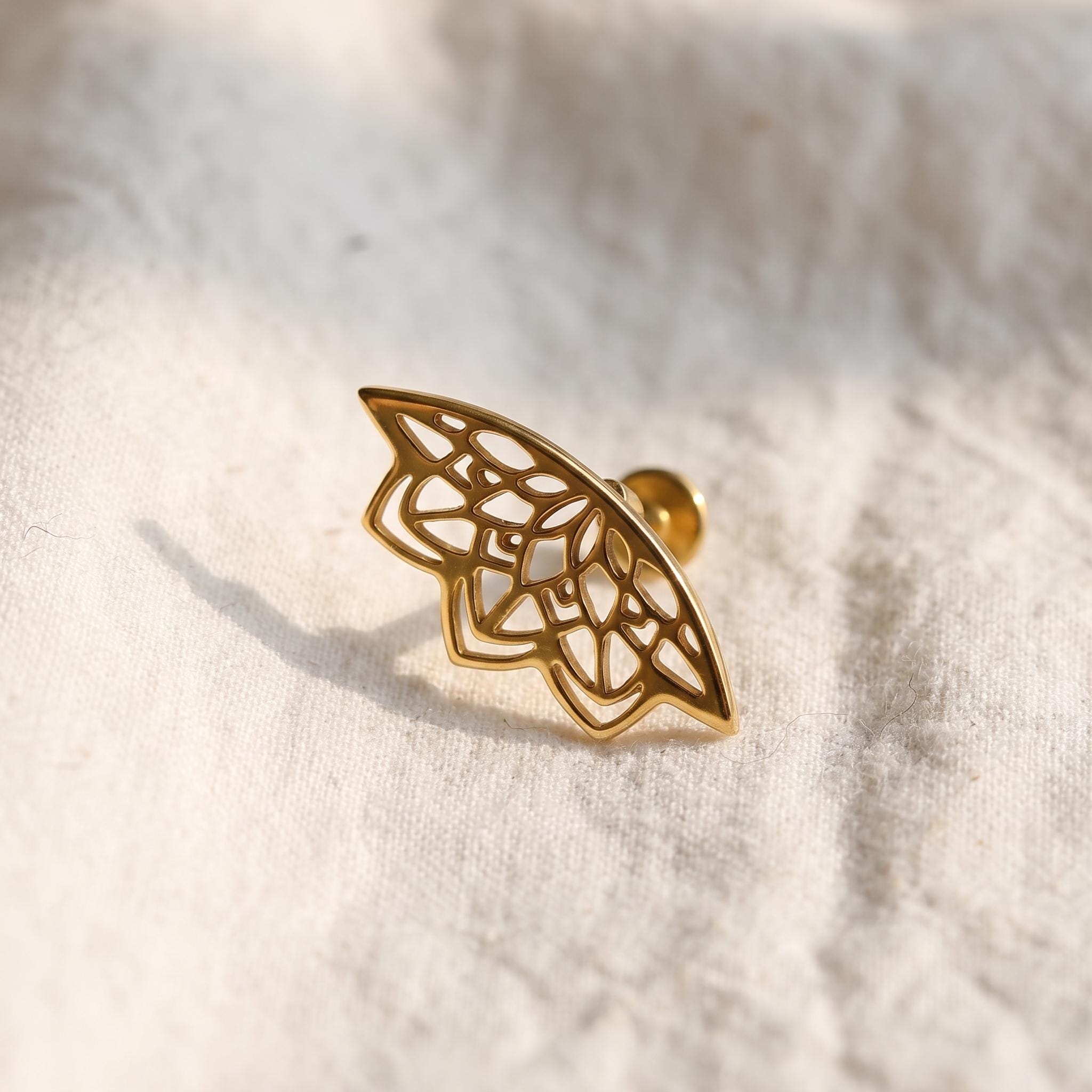 Lotus Flower Hidden Helix Stud – Titanium Floating Cartilage Earring