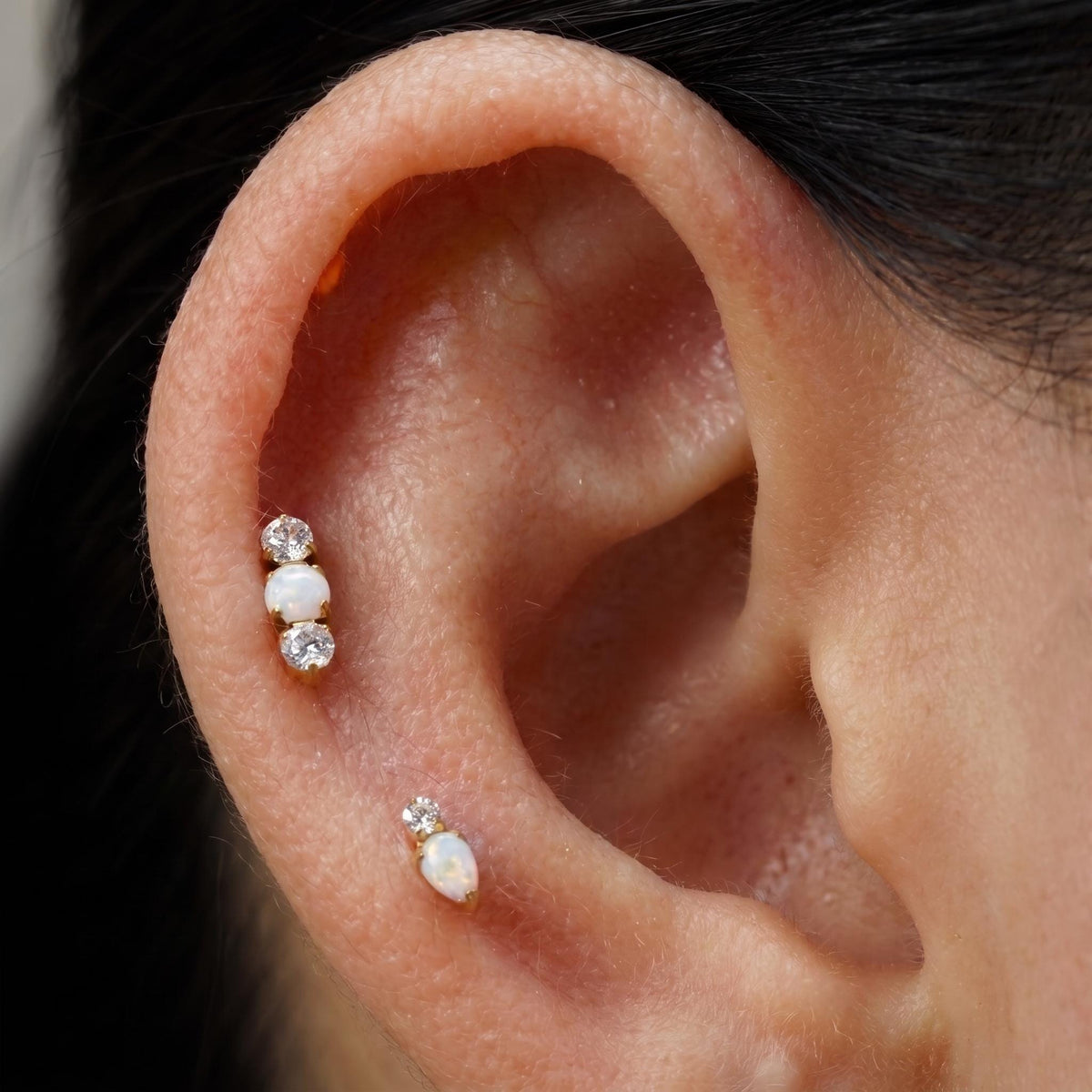 Front view of the titanium flat-back stud designed for helix, tragus and medusa piercings