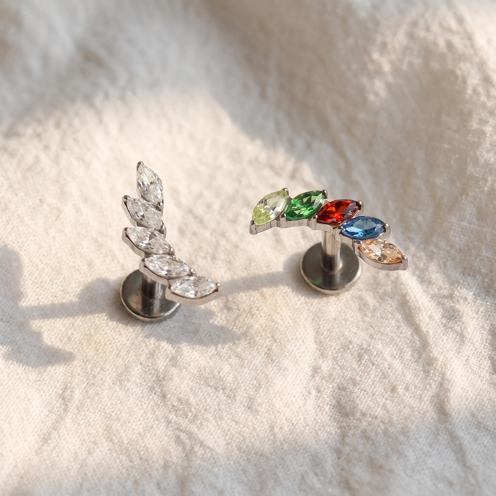 Prong CZ Labret Stud – Titanium Internally Threaded Helix Earring