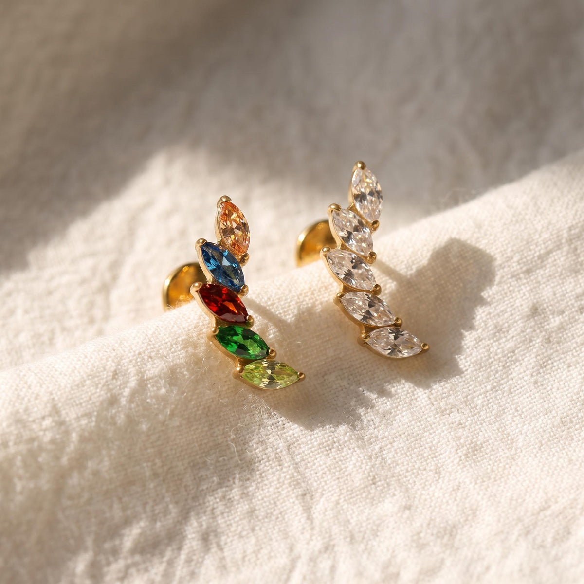 Prong CZ Labret Stud – Titanium Internally Threaded Helix Earring