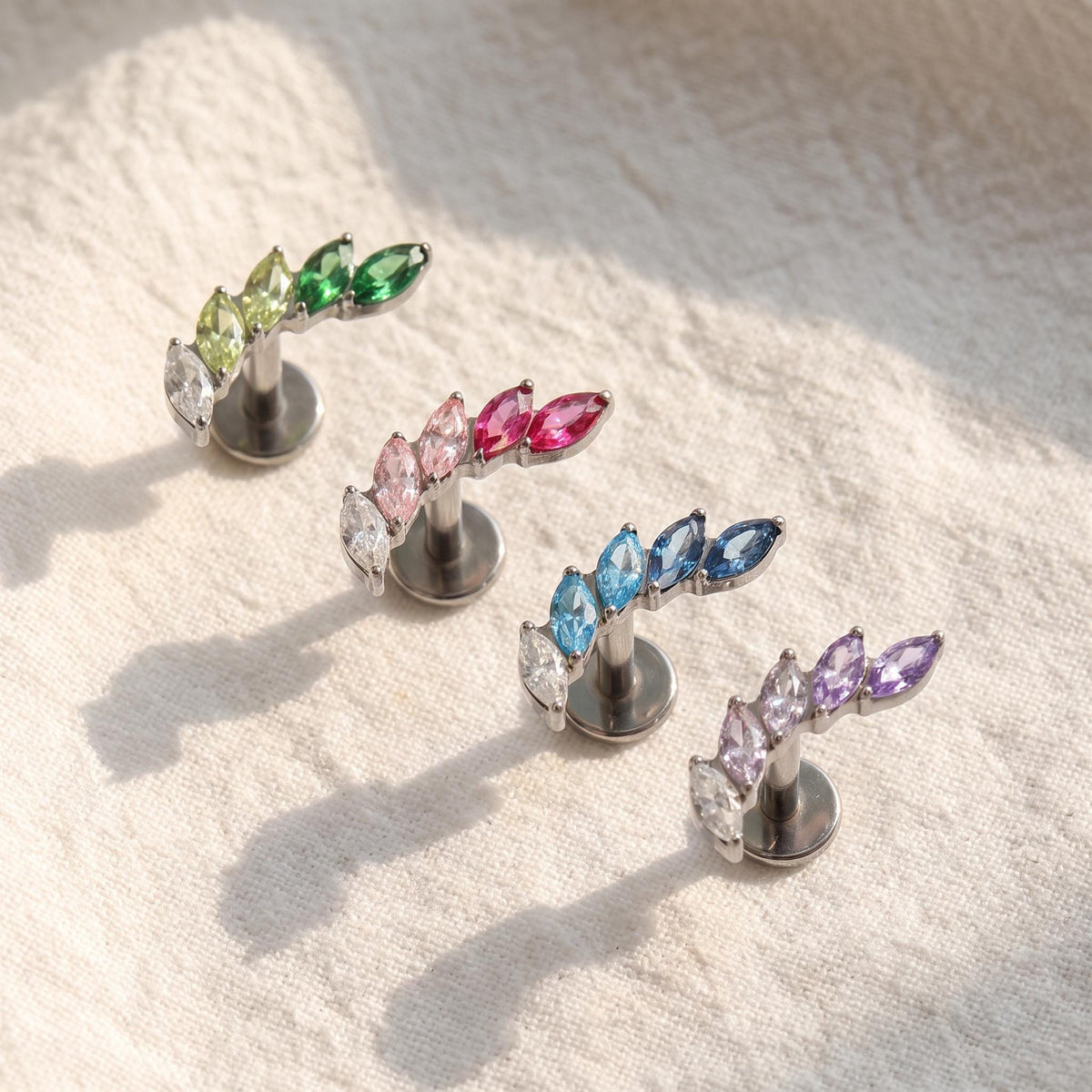 Prong CZ Labret Stud – Titanium Internally Threaded Helix Earring